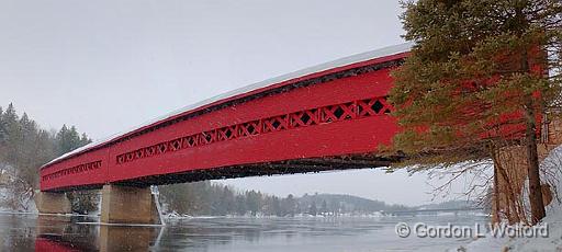 Wakefield Covered Bridge_12388-9.jpg - Photographed near Wakefield, Quebec, Canada.